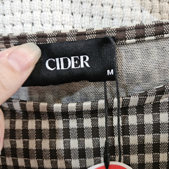 NWT Cider Brown and White Checkered Women's Cropped Top Bow Embelishments - Picture 2 of 11